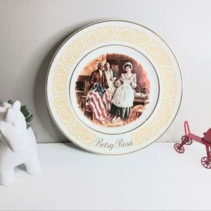 Vintage 1973 Betsy Ross commentary plate, Avon products